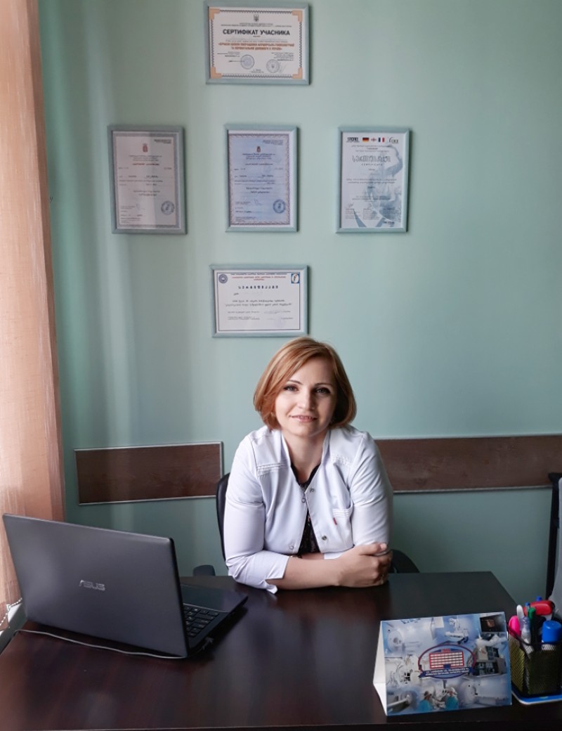 ნინო ახობაძე
